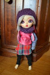 Hujoo Berry Nixie in her fall/winter gear!
