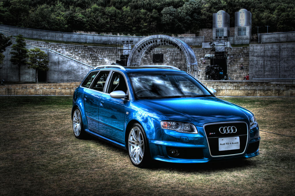 Audi RS4 Avant HDR 01