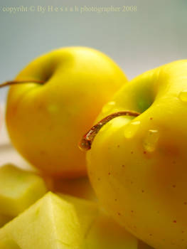 Yellow apple