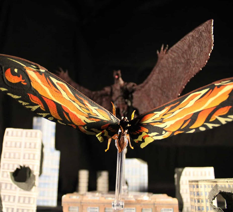 SHMA Mothra 2019 vs Rodan 2019 in the City by LordSaber488 on DeviantArt