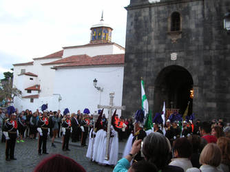 Nazarenos morados Procesion Magna