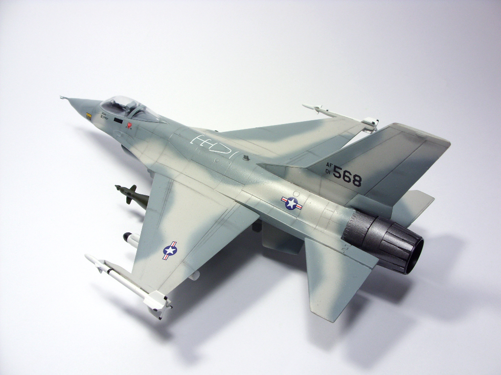 1:72 YF-16 II