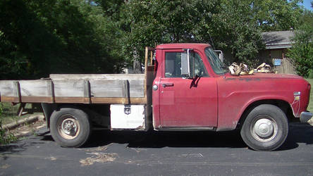 My Lil Red Flatbed...before restore! (~_^)-b