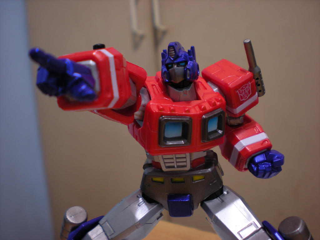 Revoltech Optimus Prime 2