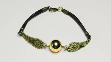 Harry Potter DIY: Golden Snitch bracelet tutorial