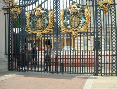 Gates to Buckingham Palace