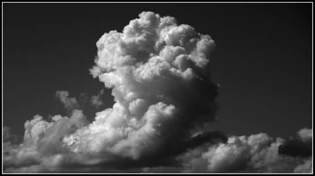 Cumulonimbus Black and white