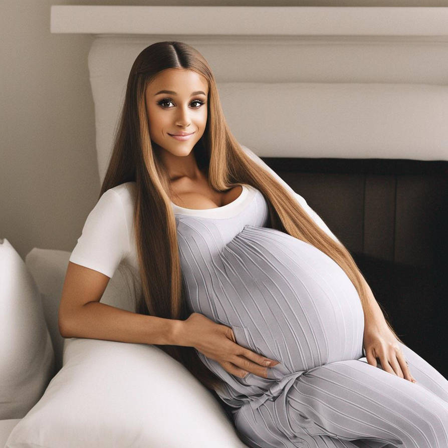 Pregnant Ariana Grande
