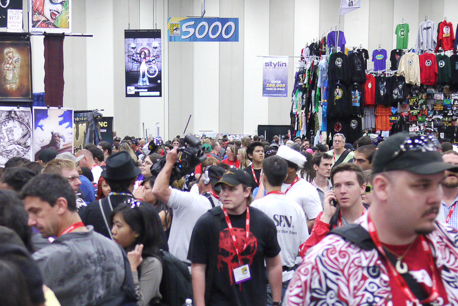 Comic-con Crowd by makepictures