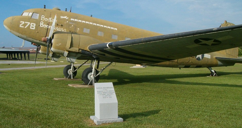 C47 Dakota - Side