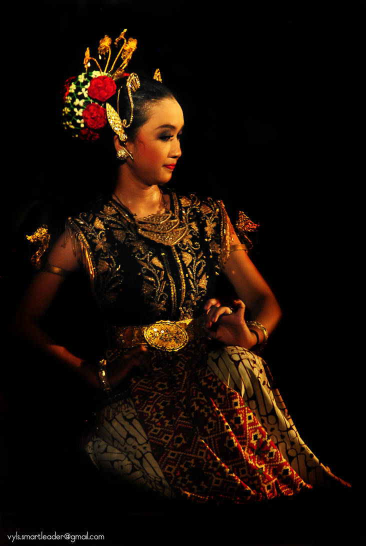 Java Traditional Dancer by vyls on DeviantArt