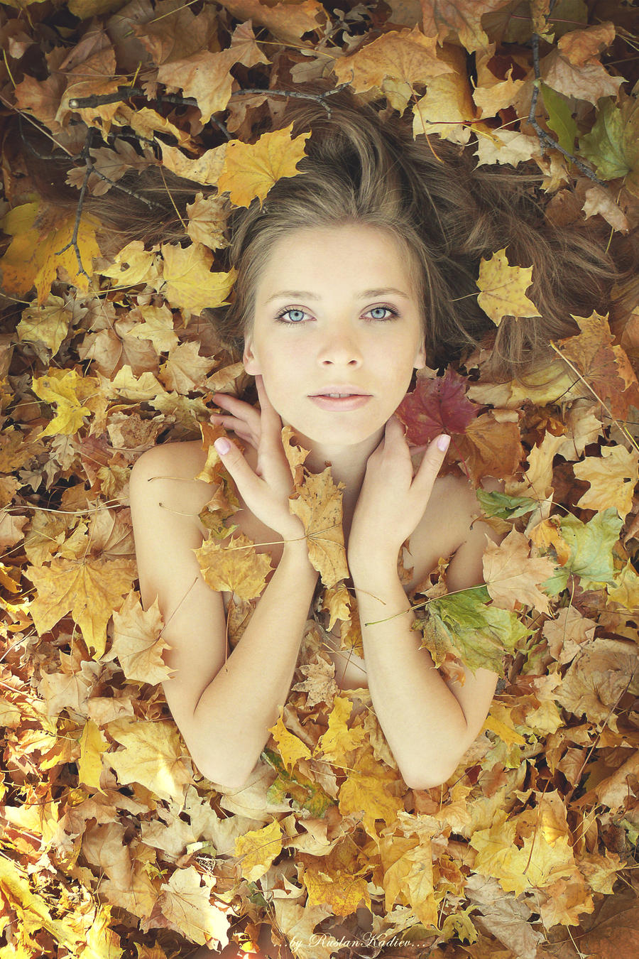 PhotoSession-InAutumnLeaves1