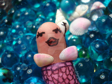 finger mermaid