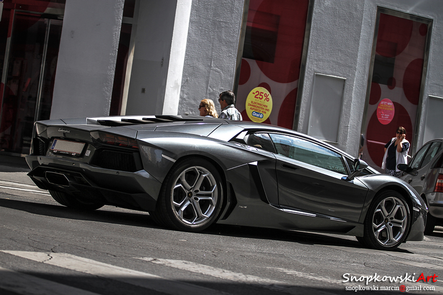 Lamborghini Aventador