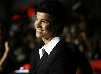 Smile, Taylor Lautner