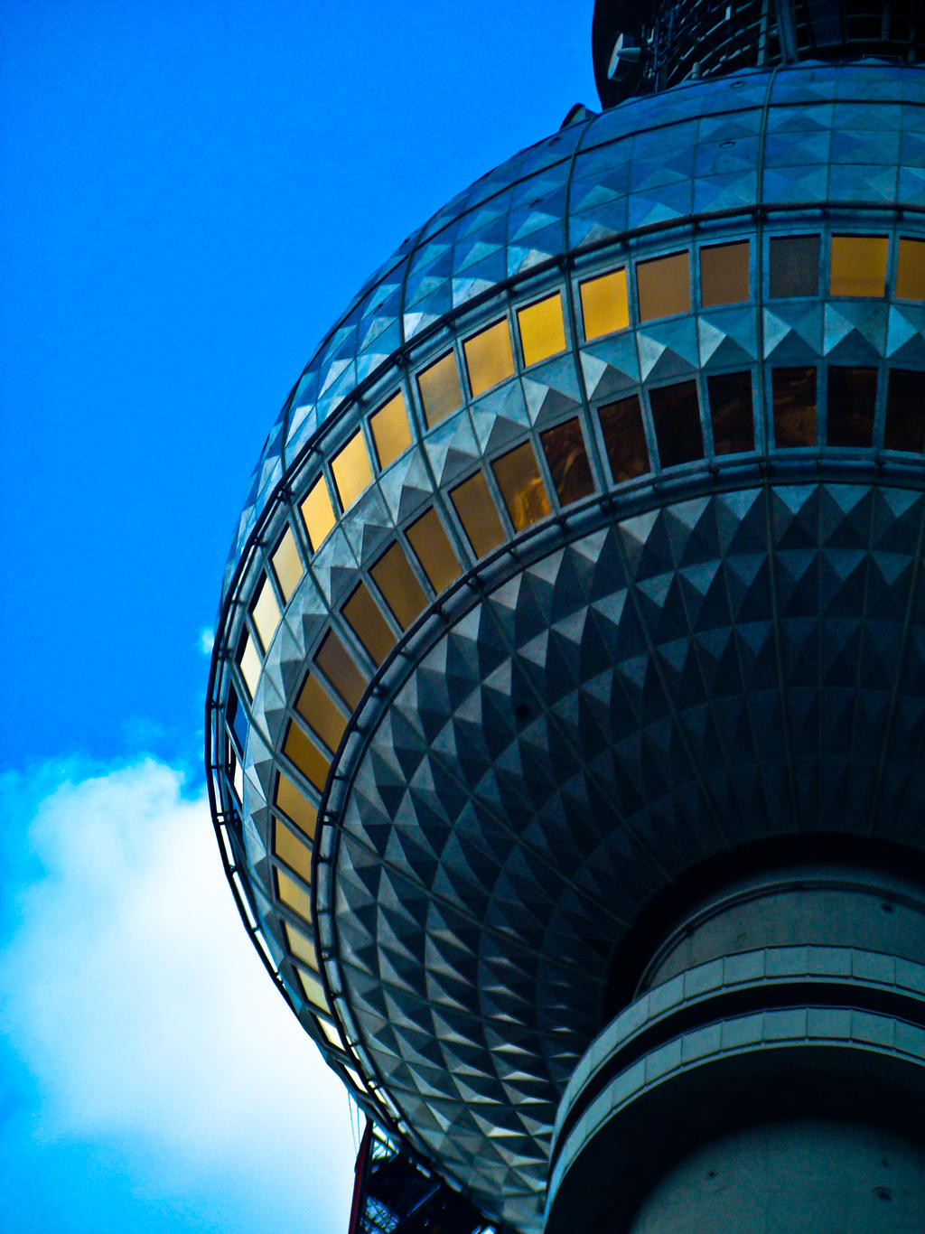 Der Fehrnseher-Turm in Berlin