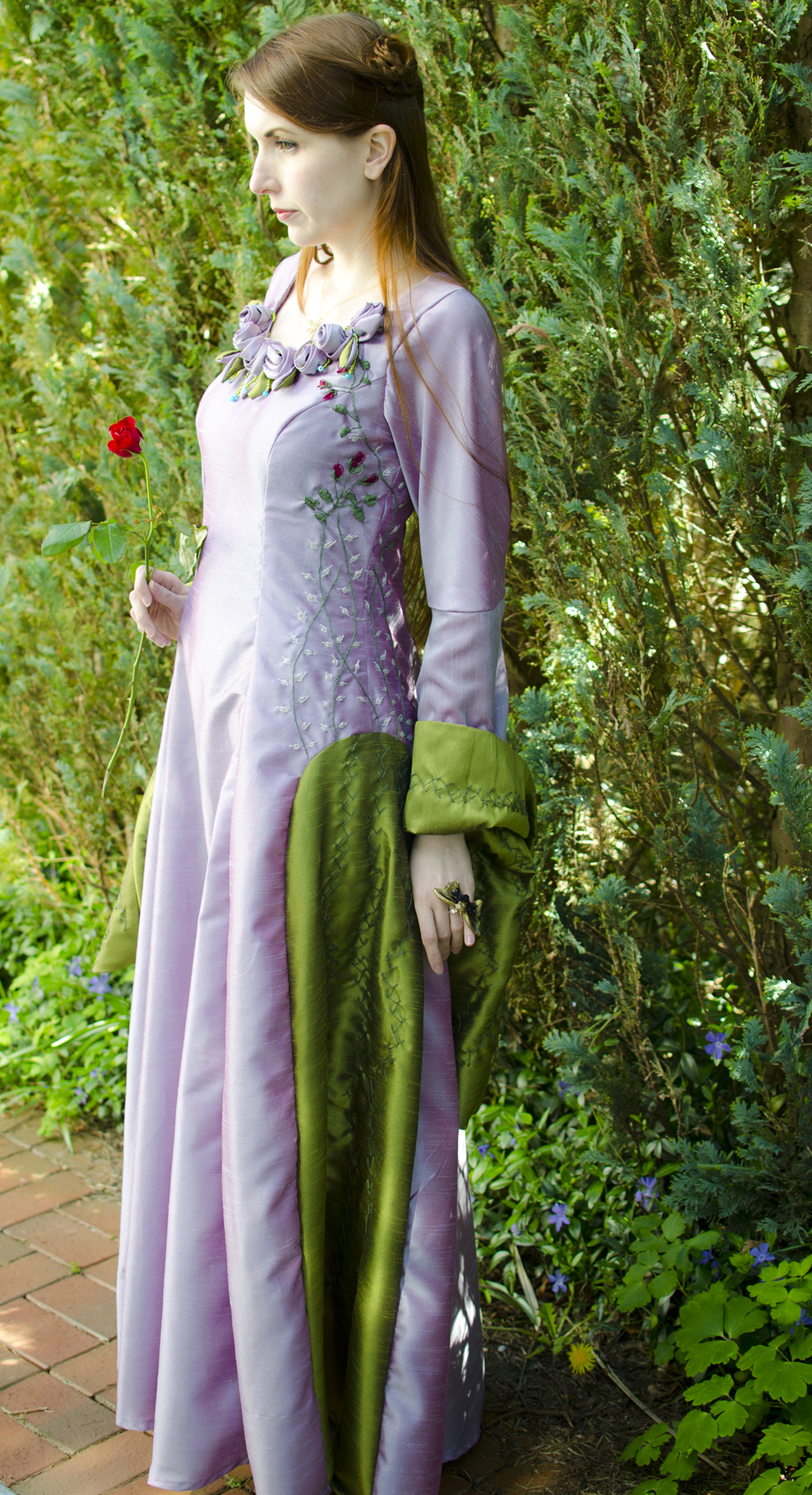 Sansa Stark Rose Costume by Sui-Illumini on DeviantArt Sansa Stark Rose Costume by Sui-Illumini on DeviantArt