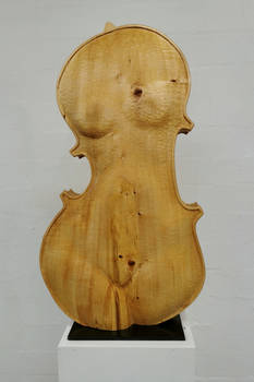 Torso in kontrapost in recent exposition