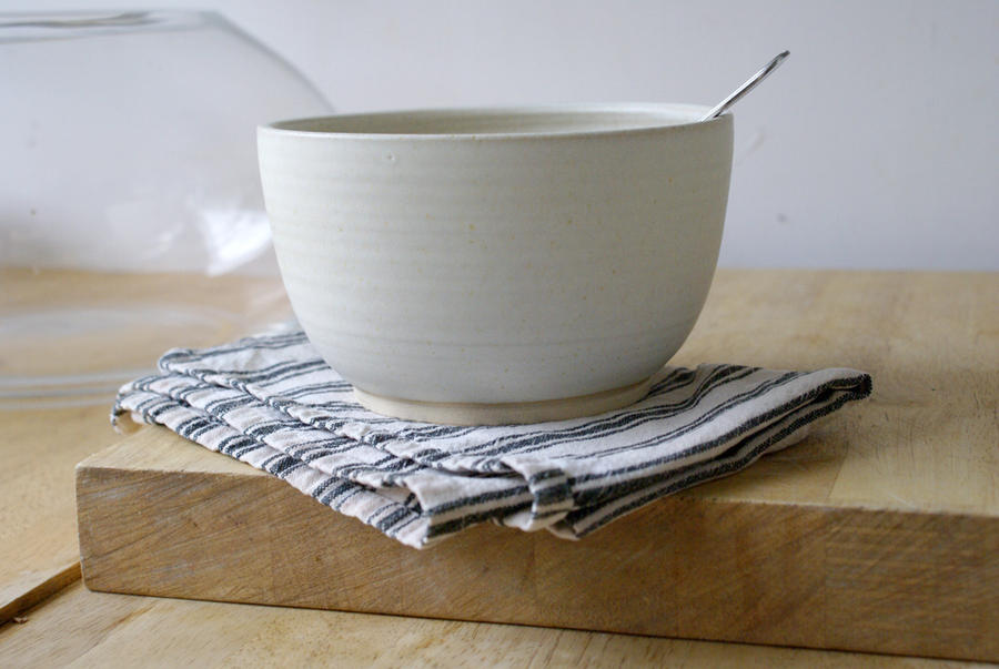 Cream stoneware bowl