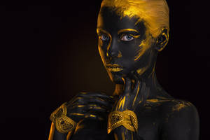 Black Gold gerl Body-art