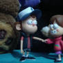 Dipper and Mabel Fist bump