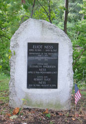 Burial Place of Elliot Ness and Family