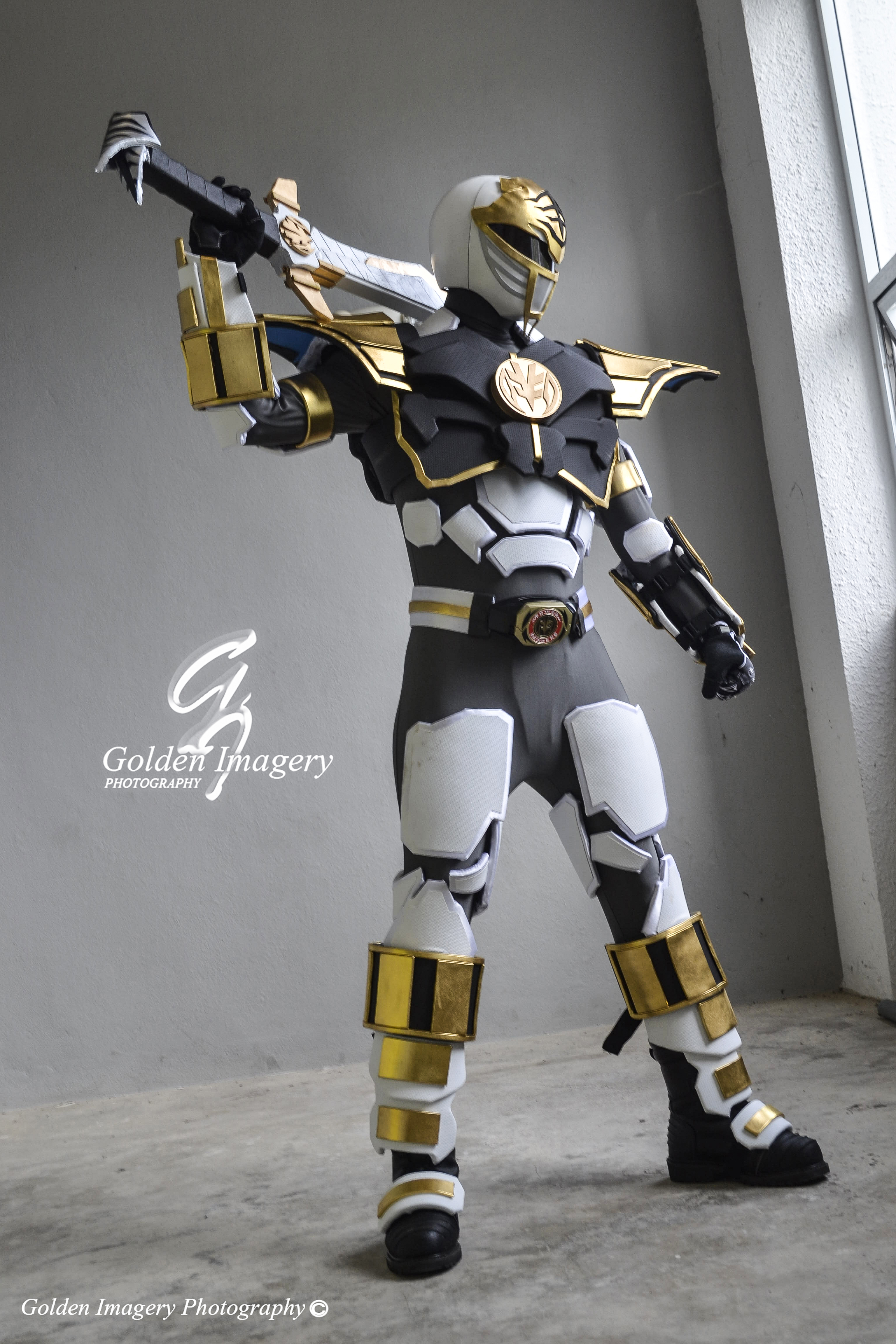 Armored White Ranger (Battlizer Armor)