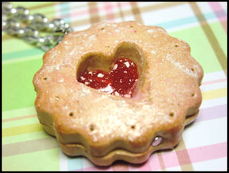 Jam Cookie Necklace