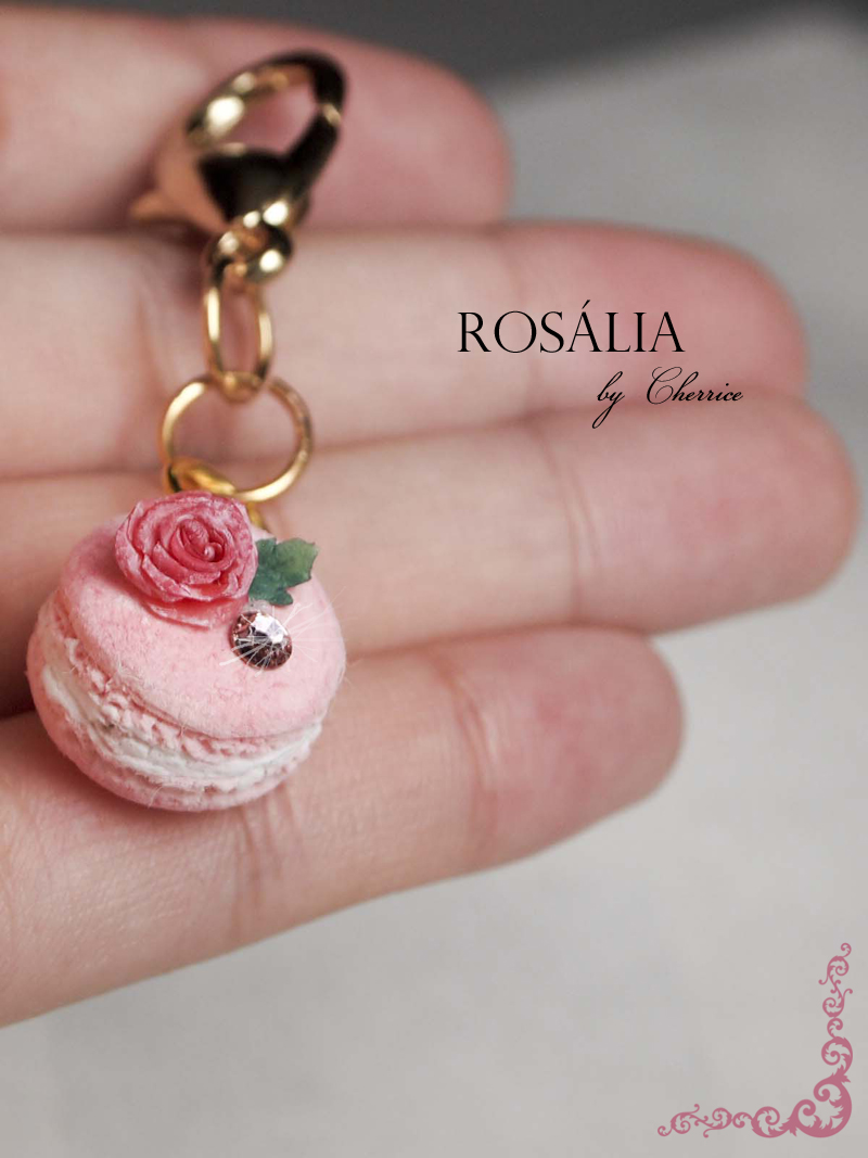 Macaron Charm - Rosalia