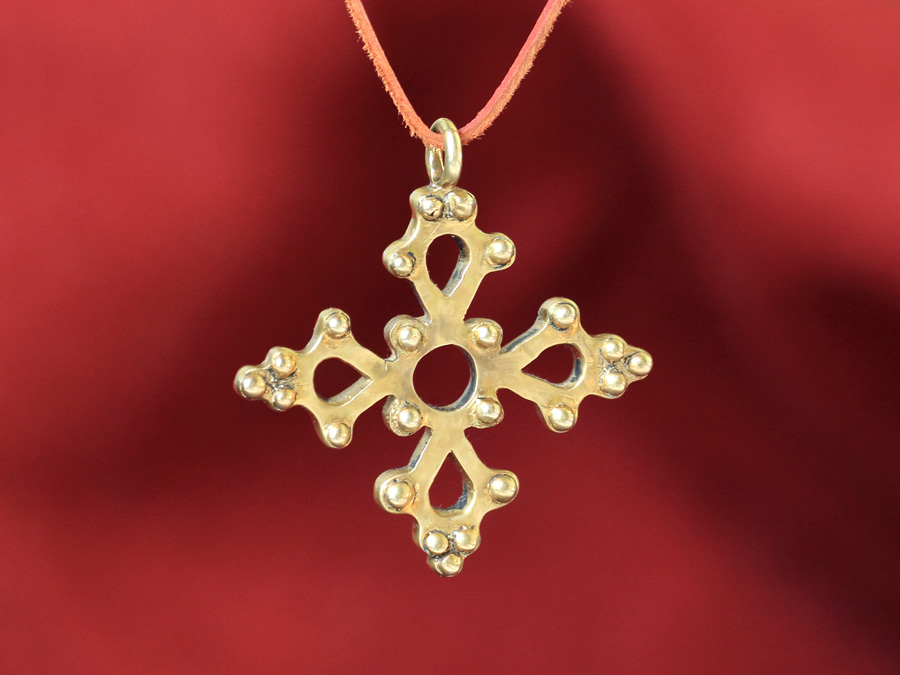 12.cent Cross-shaped pendant