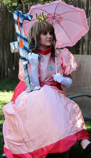 Peach Cosplay 10