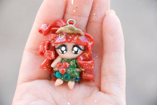 Holiday Pixie Charm, Holly