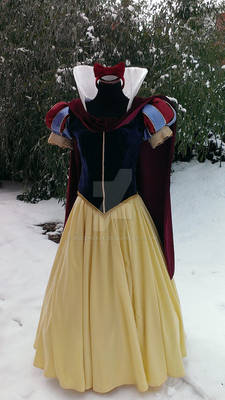 Snow White Deluxe Costume: Finished