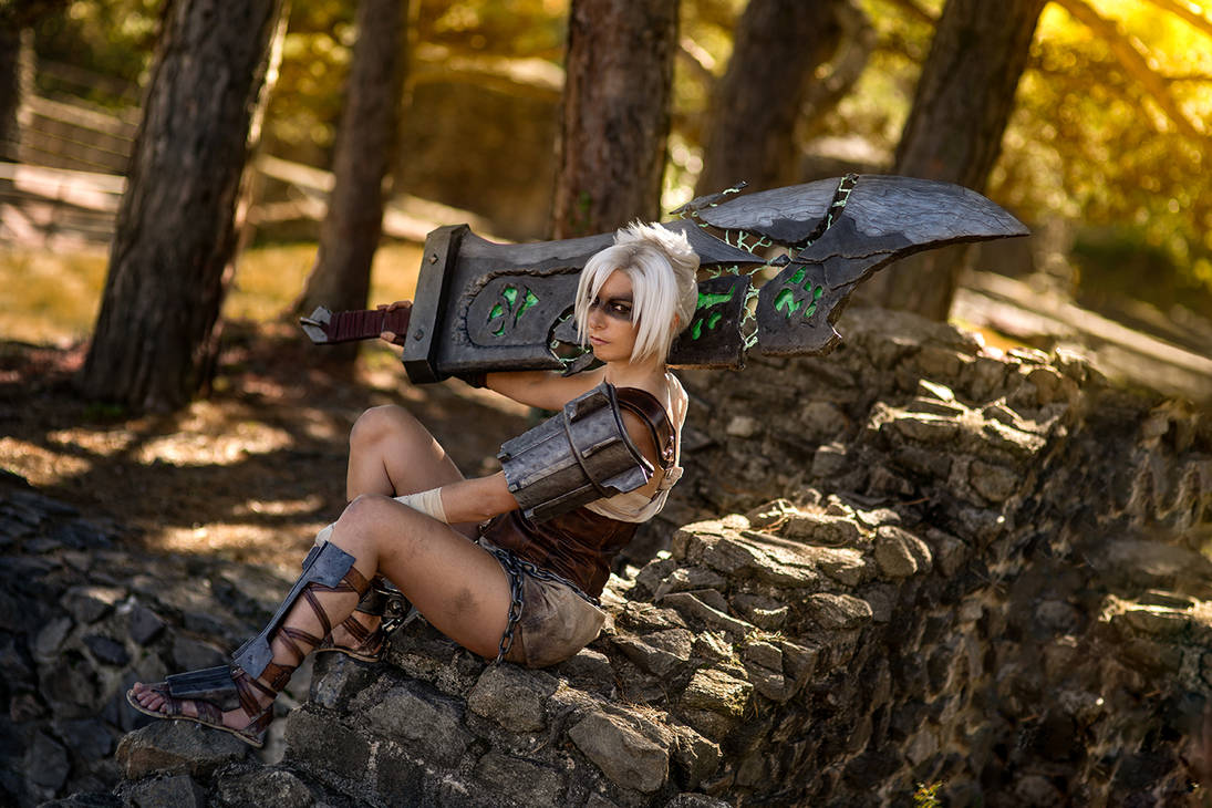 Riven cosplay - League of Legends (Awaken)