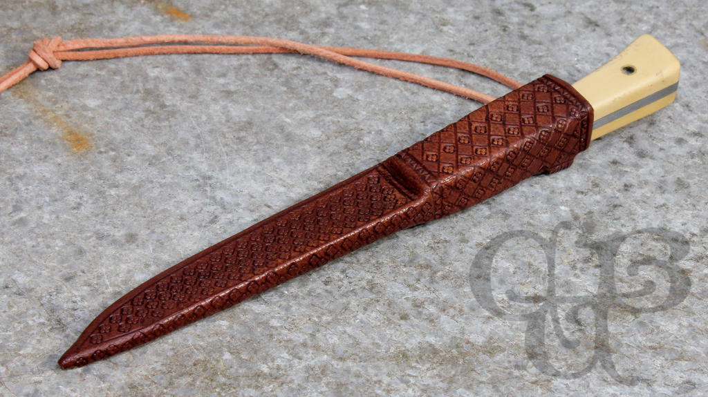 Small 14th c. style scabbard by cybernuth on DeviantArt