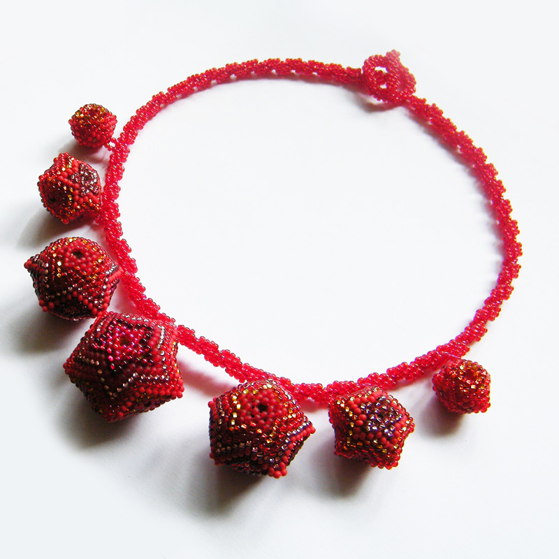 Vermello necklace with beaded beads