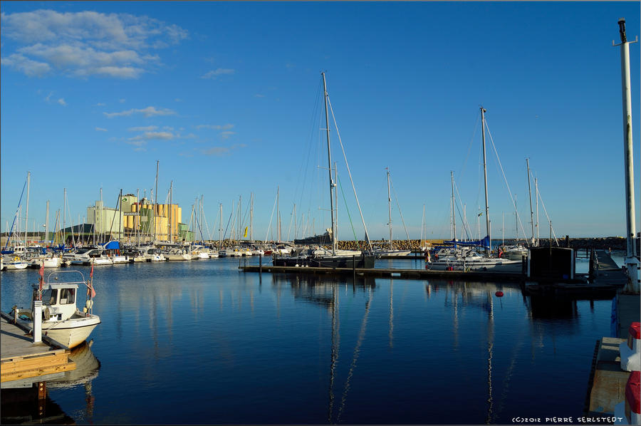 Silence at the harbor.