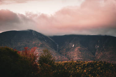 Early fall mornign in the mountains