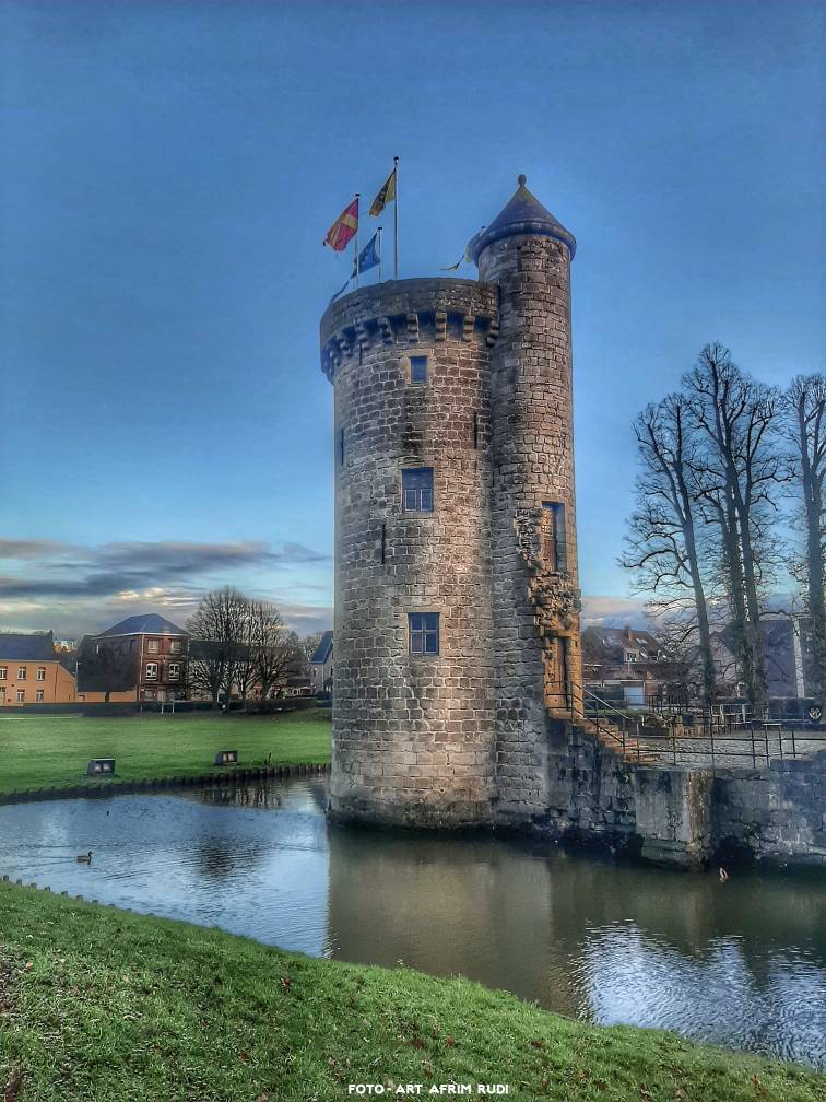Burcht Postcode Castle Burcht Herzele Belgium by Afrim1969 on DeviantArt