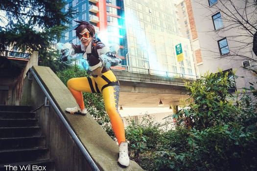 Tracer Cosplay from Overwatch