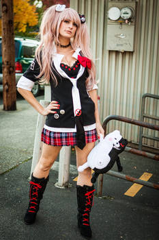 Junko Enoshima 