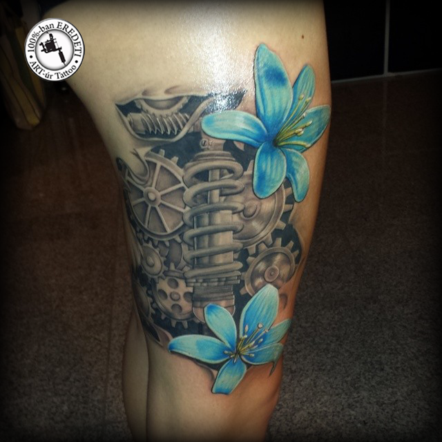 Biomechanical tattoo with Flowers