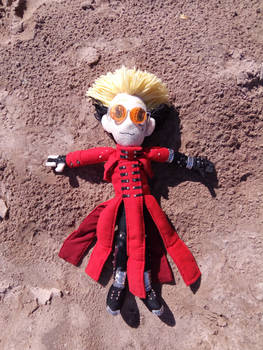 Vash the Plushie in the Sand