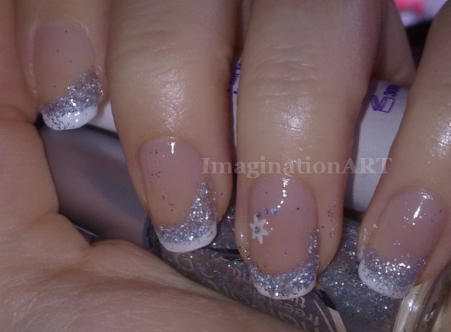 07_Sparkle French Nail Art