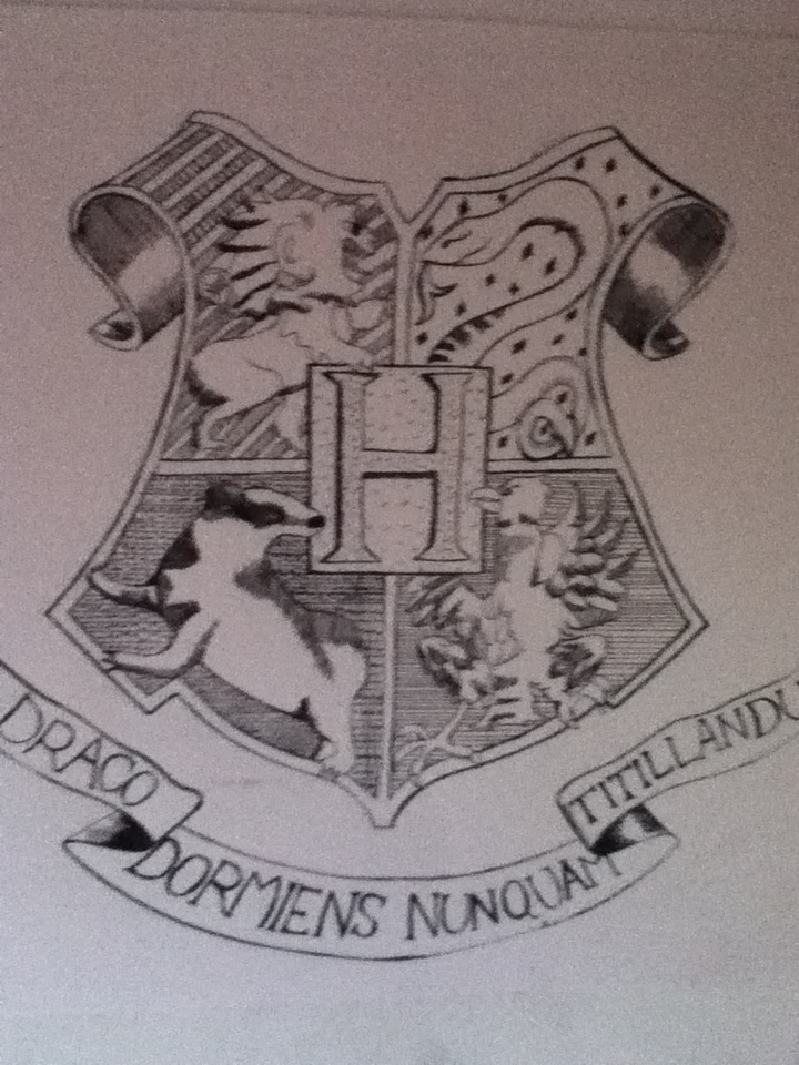 hogwarts crest