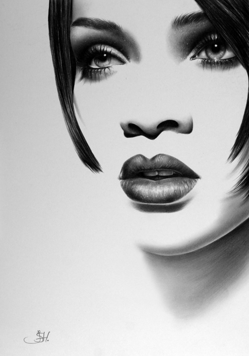 Rihanna Minimal