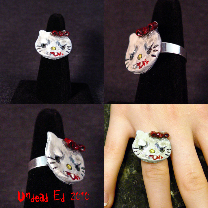 Rot Ring Hello Kitty Vampire