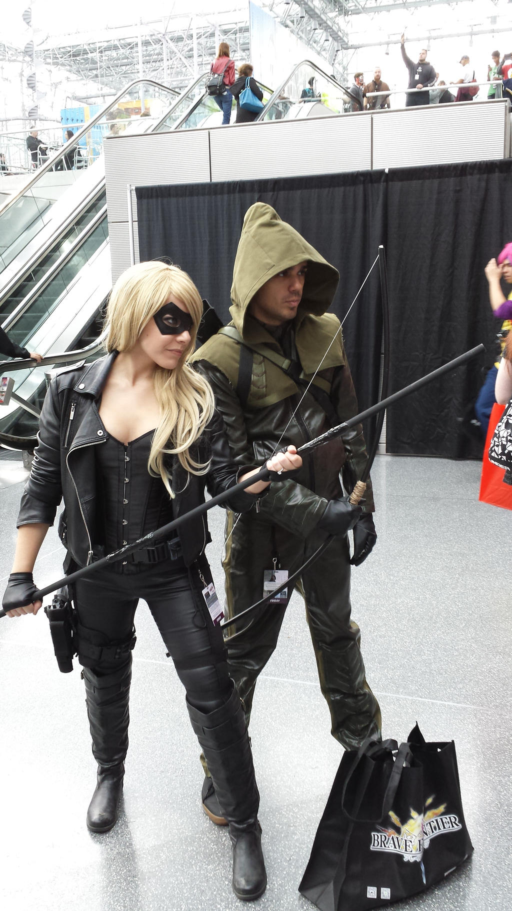 NYCC 2014 - Green Arrow and Black Canary Cosplay