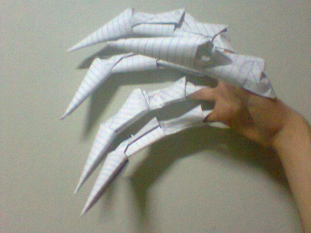 Дракон на палец из бумаги. Оригами когти. Оригами голова дракона. Оригами на руку. Бумажные драконы на руку.