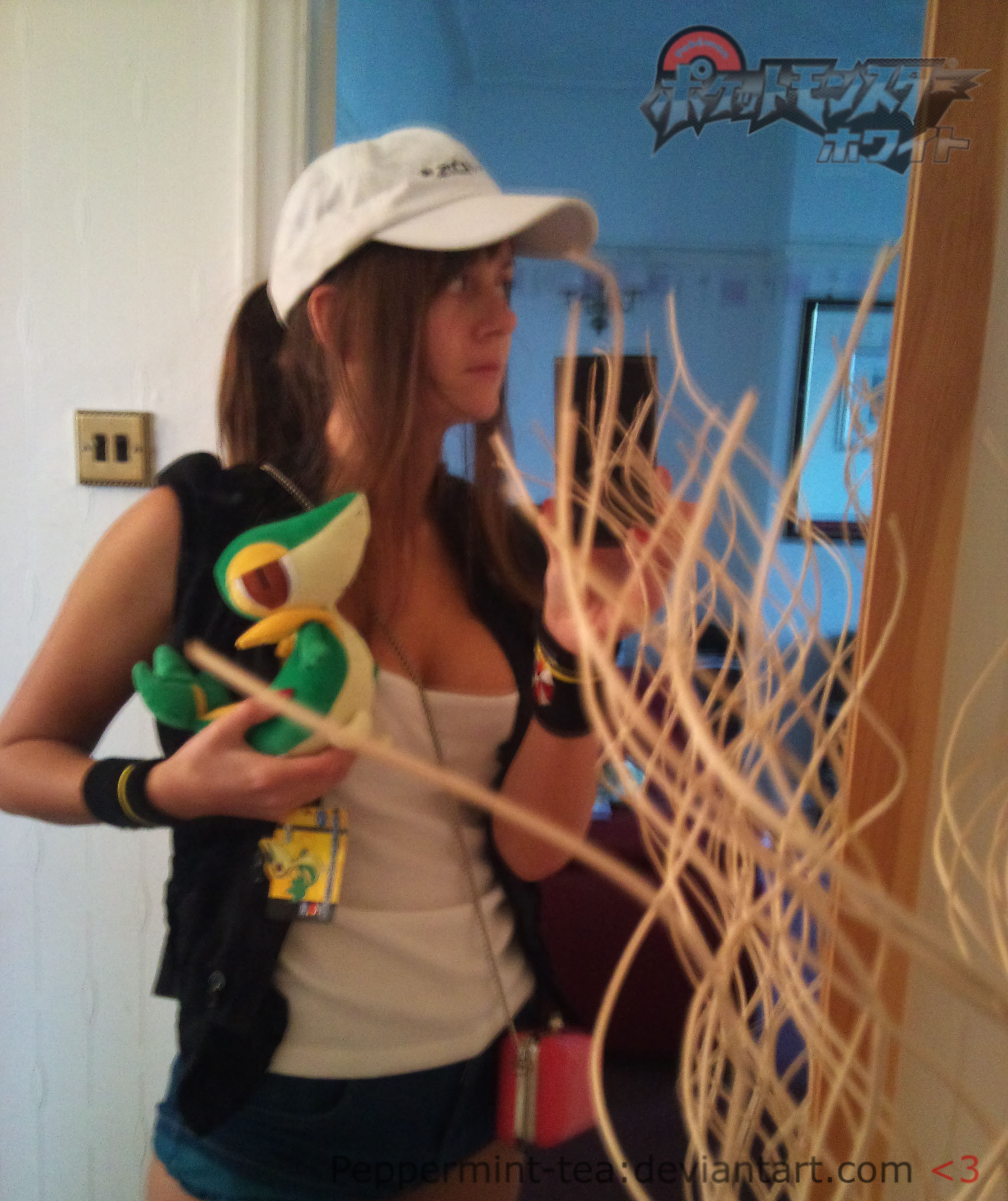 Pokemon Touko + Snivy Cosplay